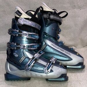 Rossignol women’s 25.5 Intensive i12 green / Silver Ski Boots